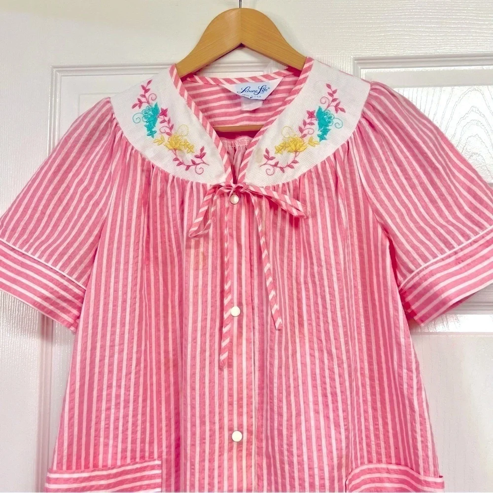 VINTAGE Leisure Life Cottage grandma Pink Striped Button-Down nightgown size L